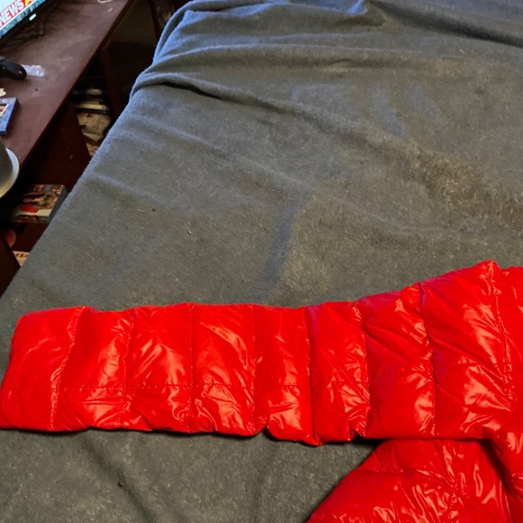 Prada red puffer jacket - Picture 6 of 7